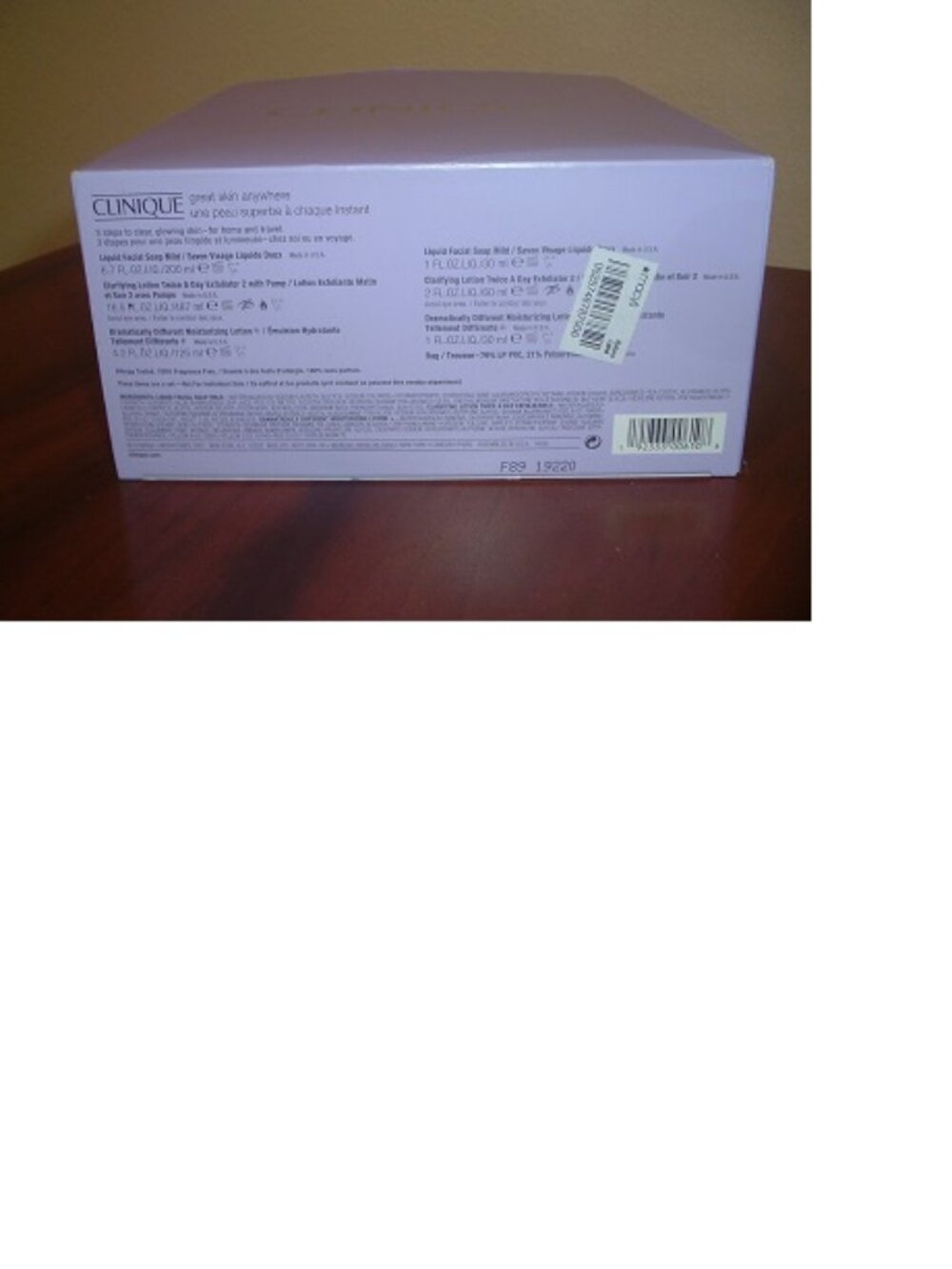 Clinique Gift Set 8 Pc (Large sizes+travel sizes) Facial soap, Clarifying, Moist - Picture 4 of 8